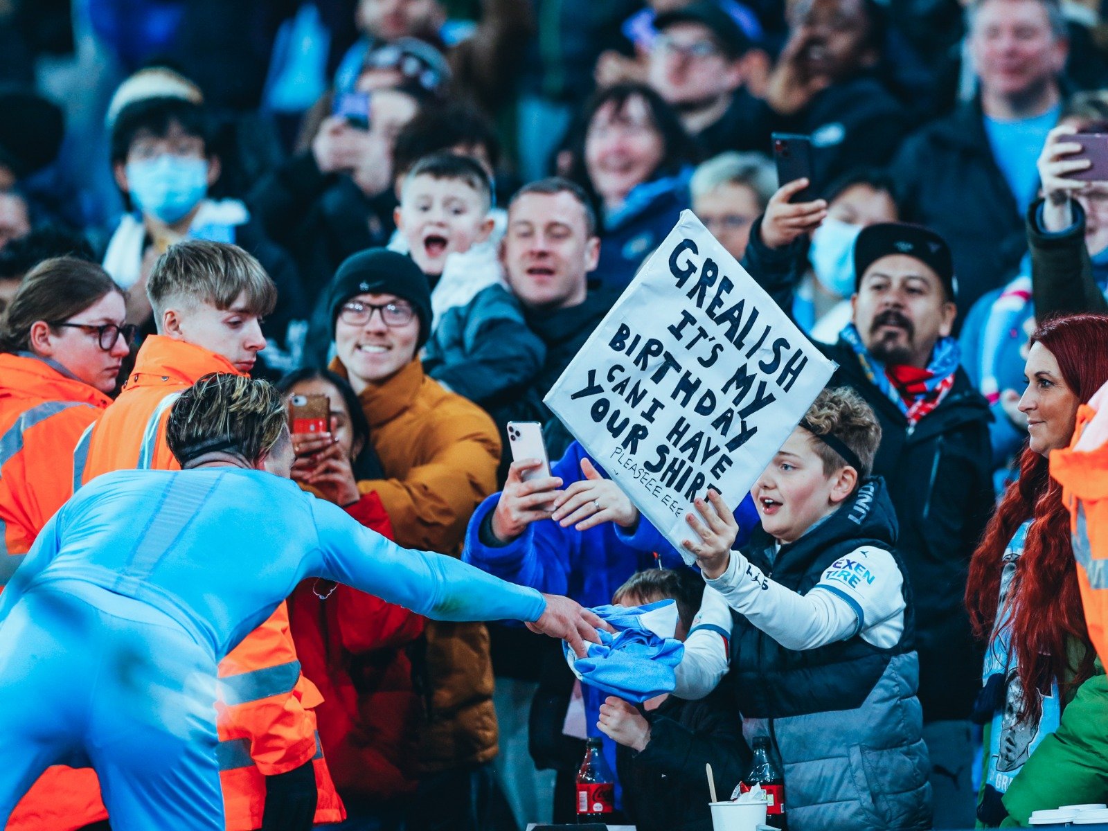 們緊緊追隨 們緊緊追隨